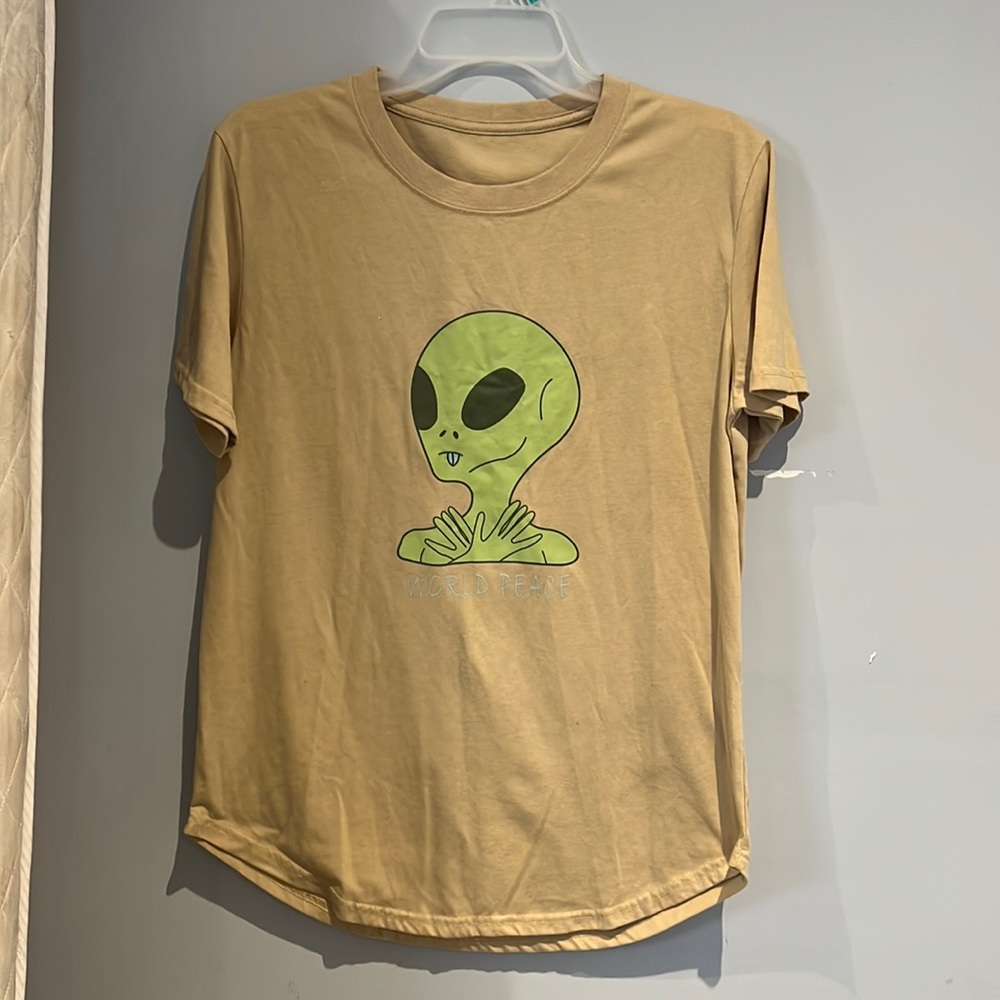 SHEIN cream coloured t-shirt. US 6.